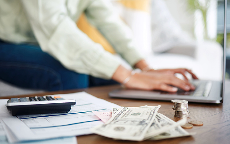 Salarizare externalizare sau păstrarea în cadrul companiei avantaje si beneficii